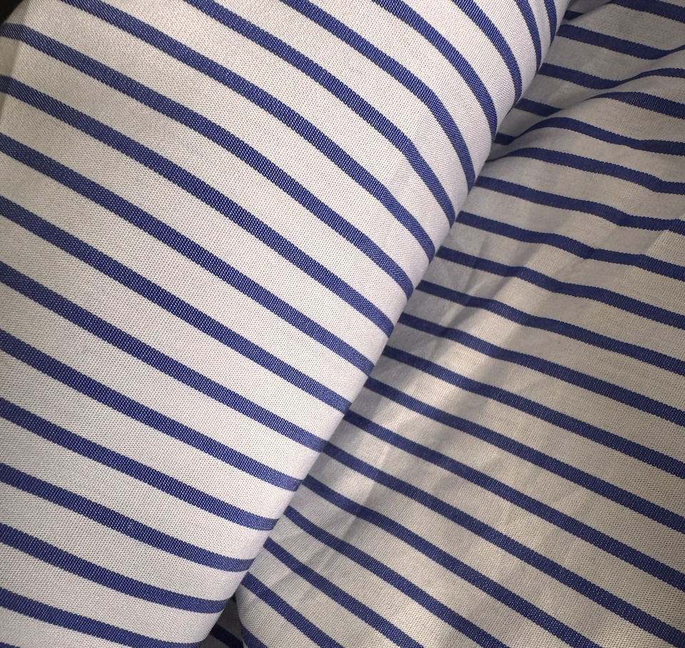 Camisa azul riscas com colarinho largo