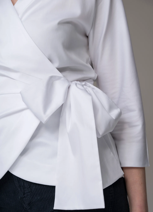 Colleen Premium Blouse – Timeless Elegance with a Touch of Glamour