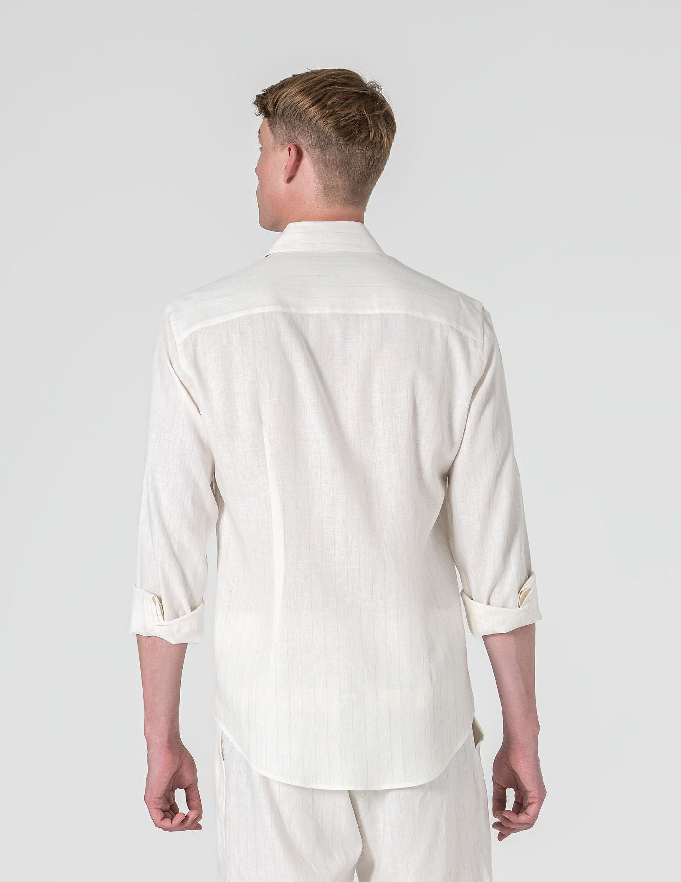 CAMISA DE LINHO BRANCA COM RISCA BEGE
