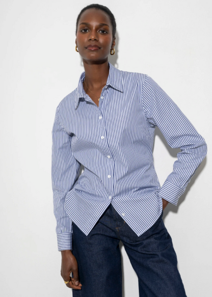 Blusa Colleen Premium – Elegância Intemporal com um Toque de Glamour