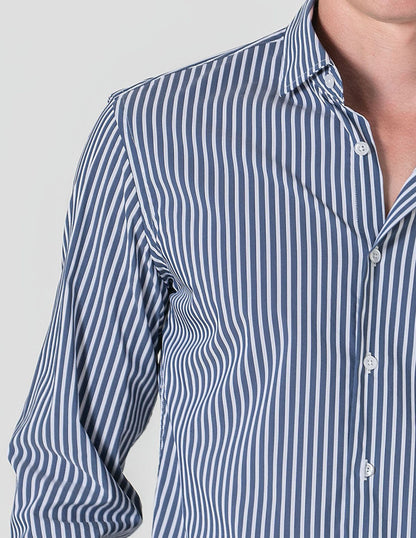 Camisa Slim Fit Soft Touch às Riscas Azuis para Homem